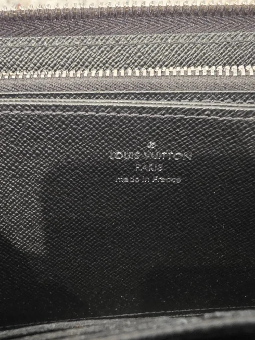 Authentic Louis Vuitton Zippy Wallet in Black Epi Leather